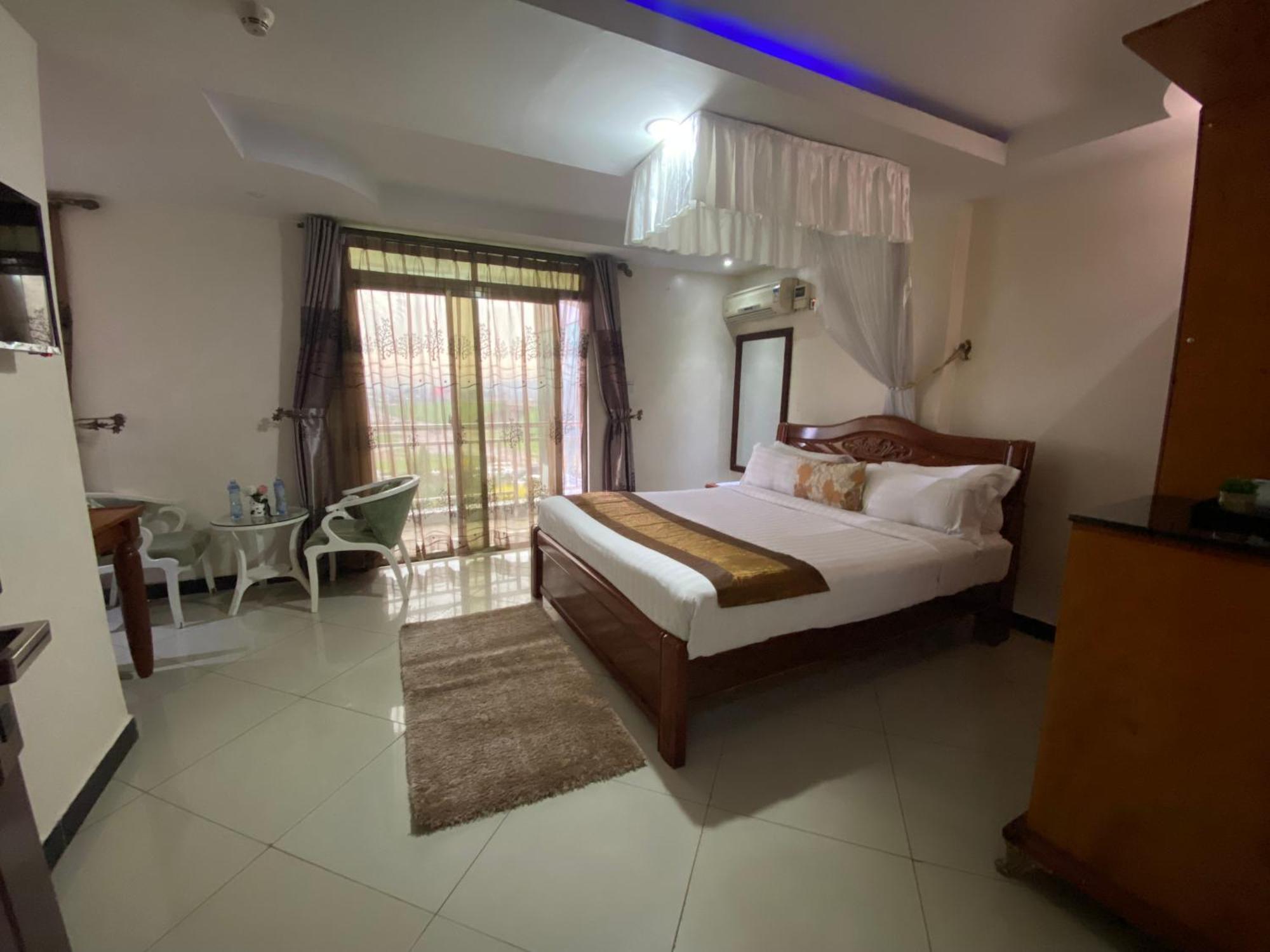 La Grande Hotel Kampala Exteriör bild